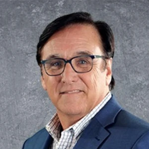 image of agent Ray Lyons